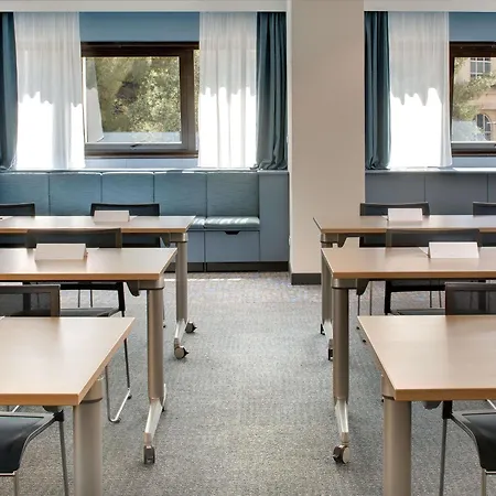 머큐어 센터 코메디