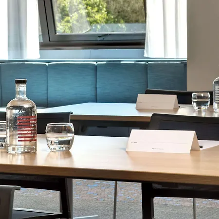 머큐어 센터 코메디