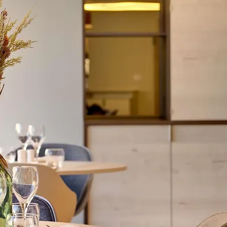 Mercure Centre Comédie 4*