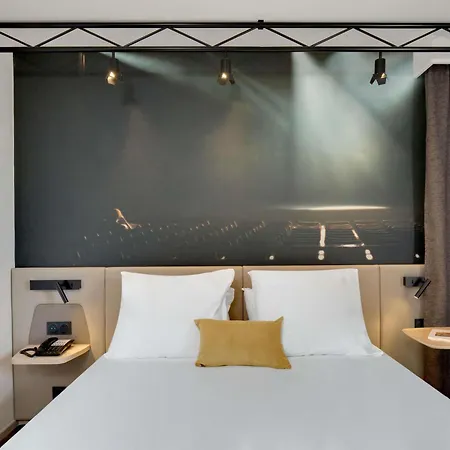 Hotel Mercure Centre Comédie 4*