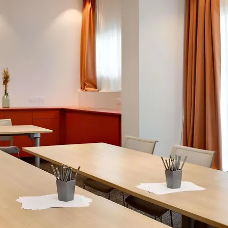 Mercure Centre Comédie Hotel 4*