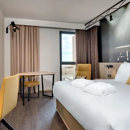 Mercure Centre Comedie Hotel 4*
