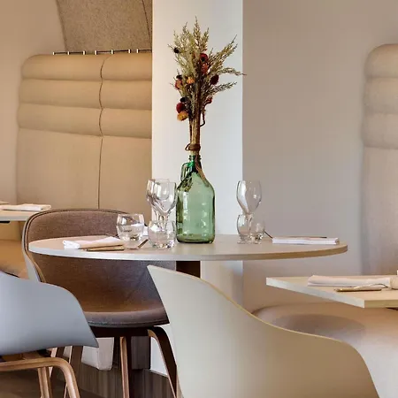 Mercure Centre Comedie 4*