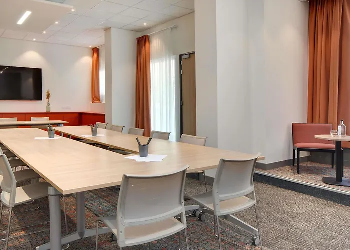 Mercure Centre Comedie 4*